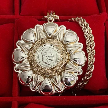 1862 Napoleon III francouzská Říše Kovové Mince Double Přívěskem v Květinové Paláce Gravírování Duté Svatební Náhrdelník