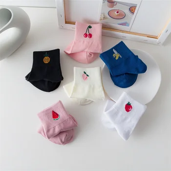 Ženy Roztomilé Bavlněné Ponožky Cartoon Ovoce Vyšívané Krátké Ponožky Korea Jaro Podzim Ležérní Tenké Roztomilé Sox Ženské Hipster Elegantní