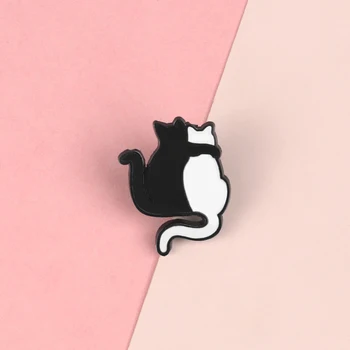 Černé Bílé Kočky Zvíře Smalt Pin Roztomilý Kreslený Kotě Kočka Objímání Děti Brož Bunda Denim Klopový Odznak Šperky Přátele Dárky