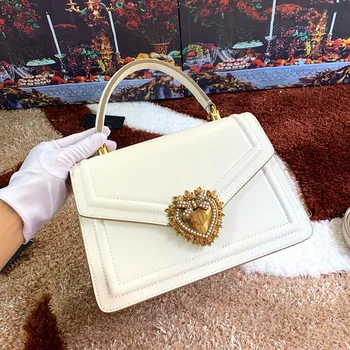 2021 nové luxusní značky designer taška dámské taška přes rameno kovový řetěz kůže messenger bag luxusní perlové spony pytel